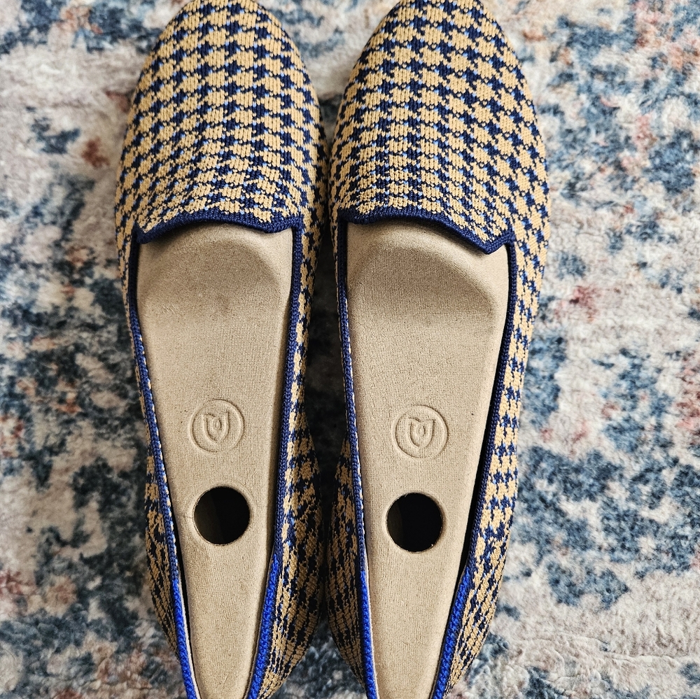 Never worn Rothy's lounge loafer 8.5